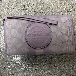 Coach Light Purple Signature Wallet